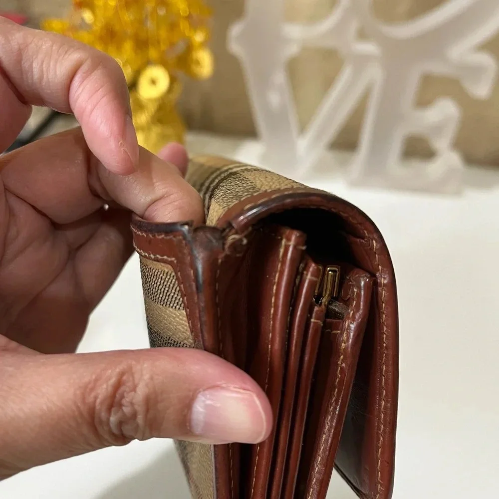 Burberrys Vintage Bifold Wallet